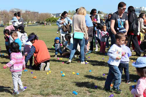 Northside Library Throws an Eggstravaganza